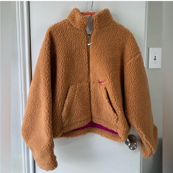 Nike women’s Teddy jacket - Picture 6 of 8